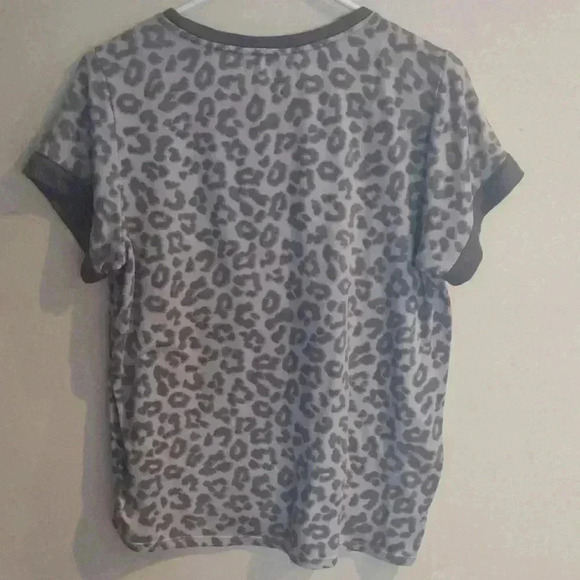 Lucky Brand Gray Leopard Print Knit T Shirt Women Size medium - Picture 4 of 4